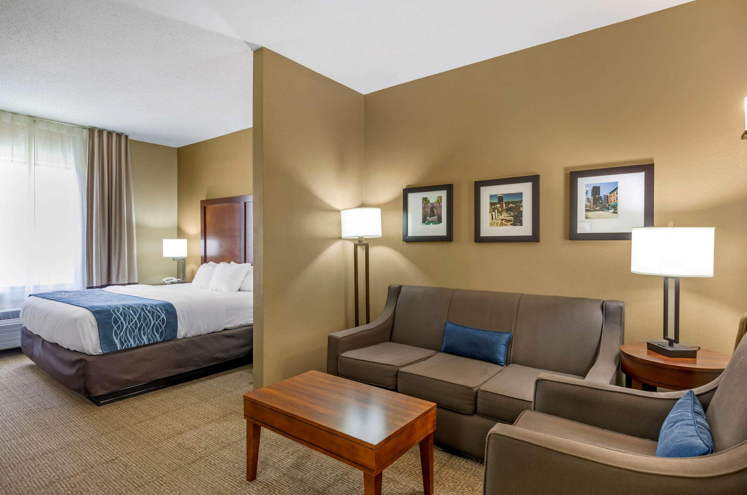 Comfort Inn & Suites Lynchburg Airport - University Area Luaran gambar