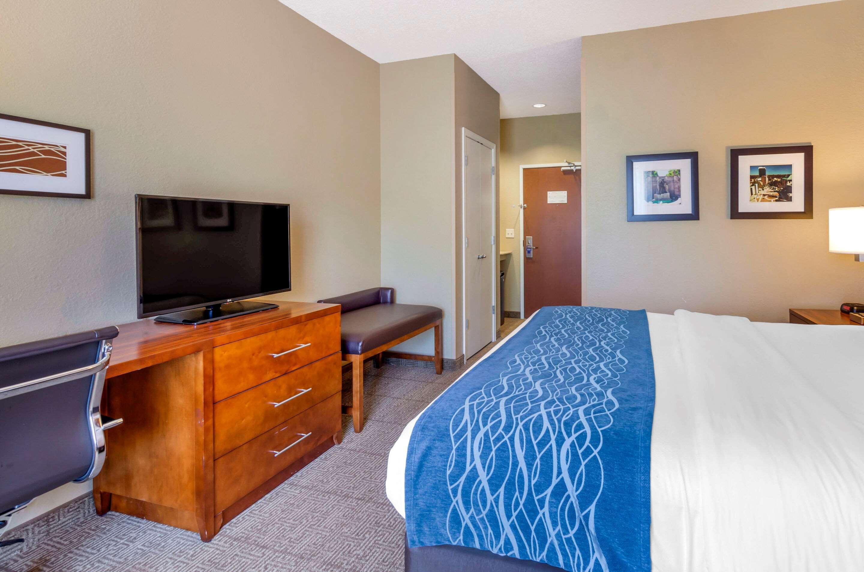 Comfort Inn & Suites Lynchburg Airport - University Area Luaran gambar