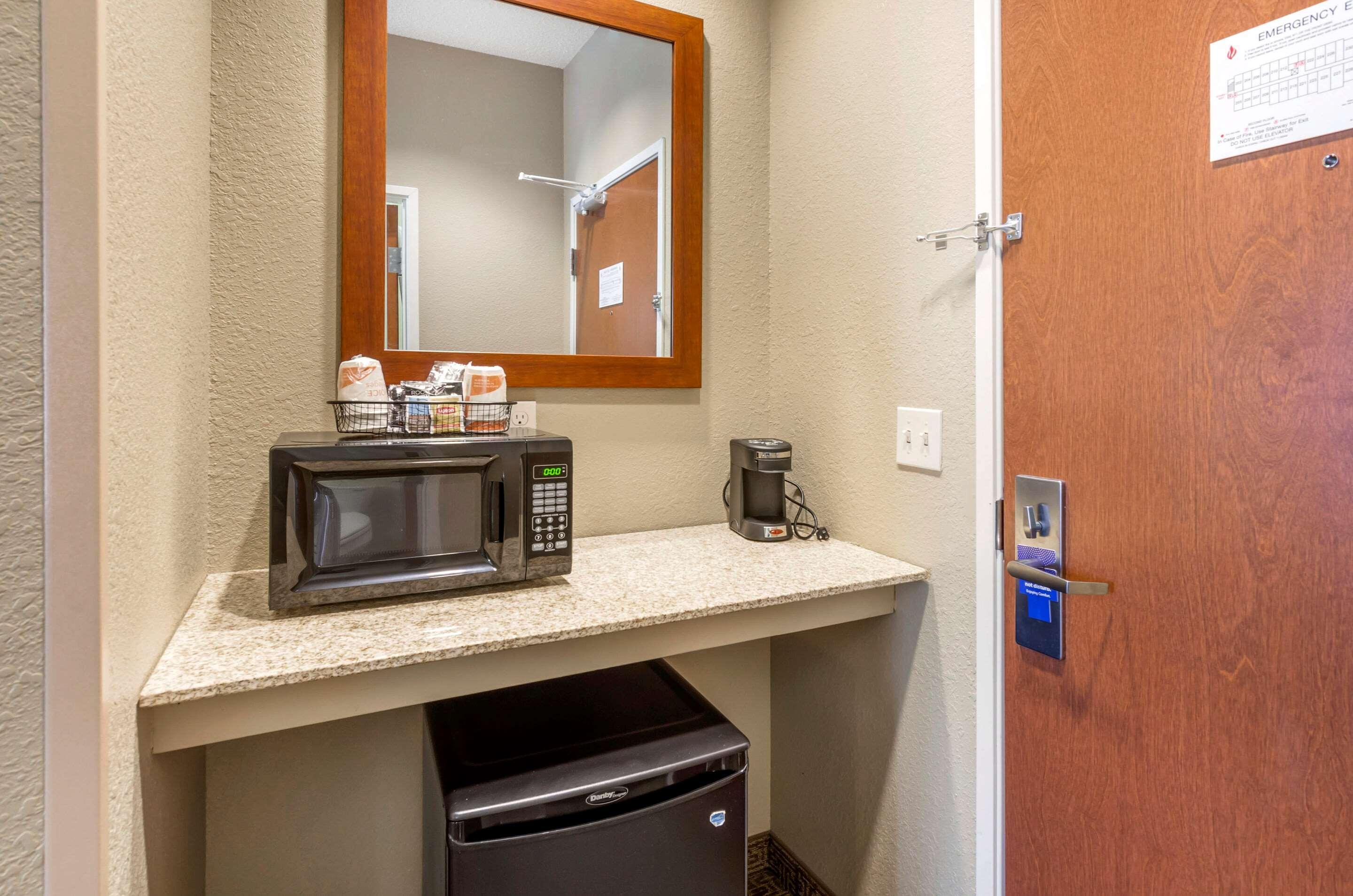 Comfort Inn & Suites Lynchburg Airport - University Area Luaran gambar