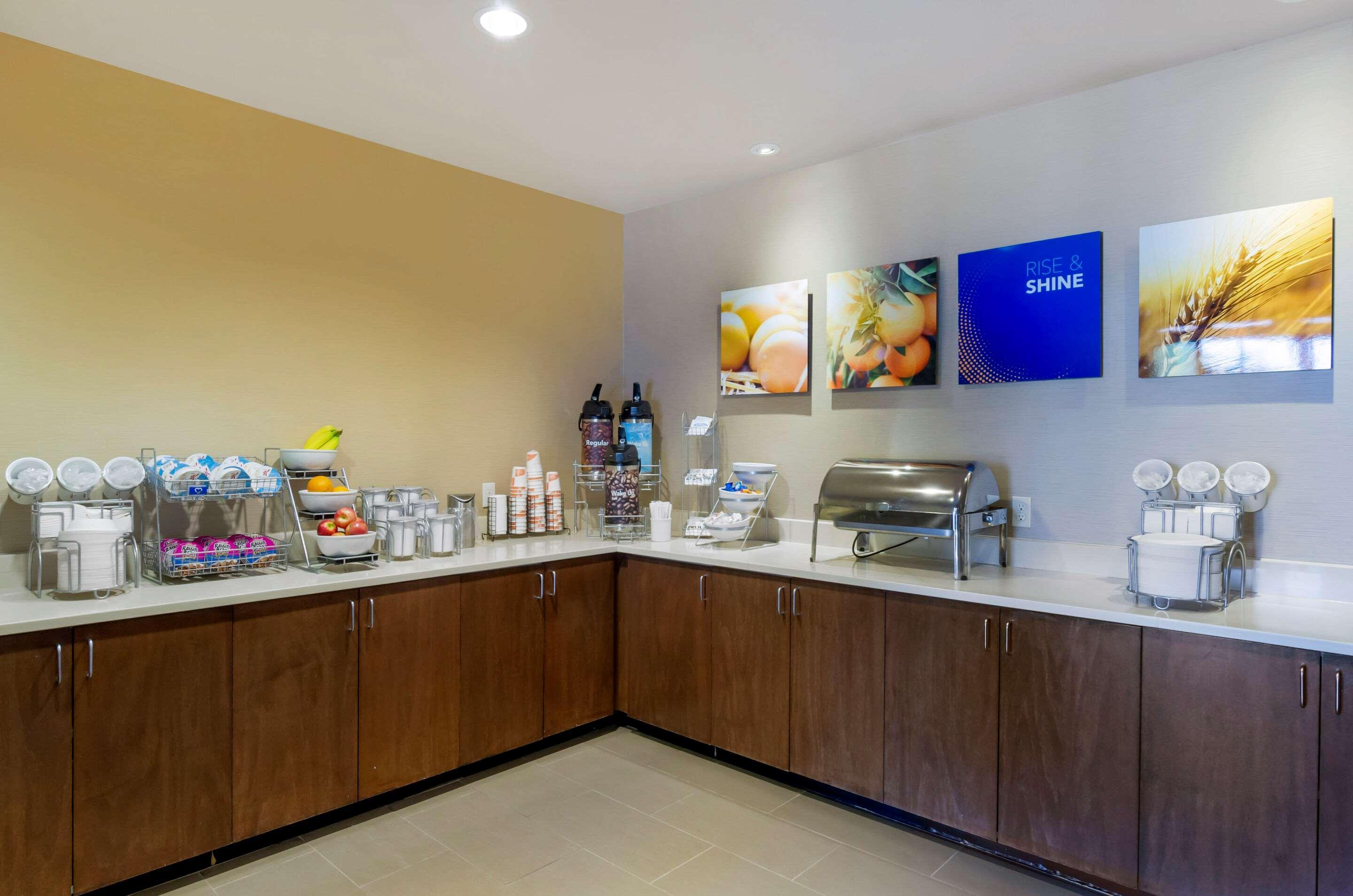 Comfort Inn & Suites Lynchburg Airport - University Area Luaran gambar