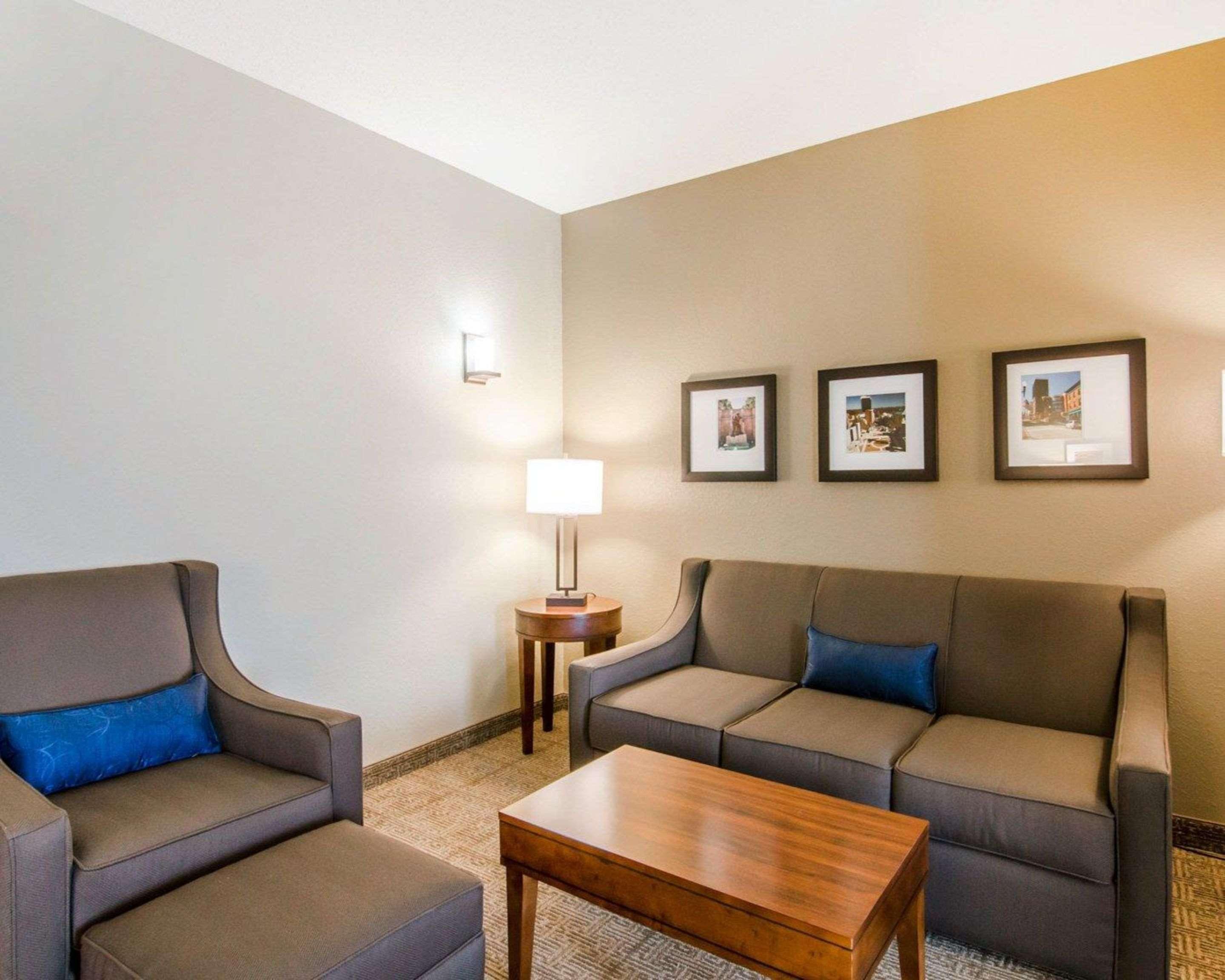 Comfort Inn & Suites Lynchburg Airport - University Area Luaran gambar